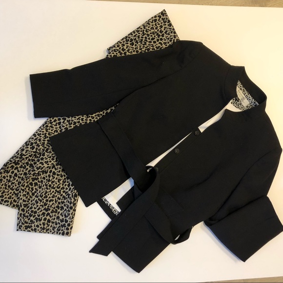 Tahari short belted black jacket. SZ 4 - Picture 2 of 7
